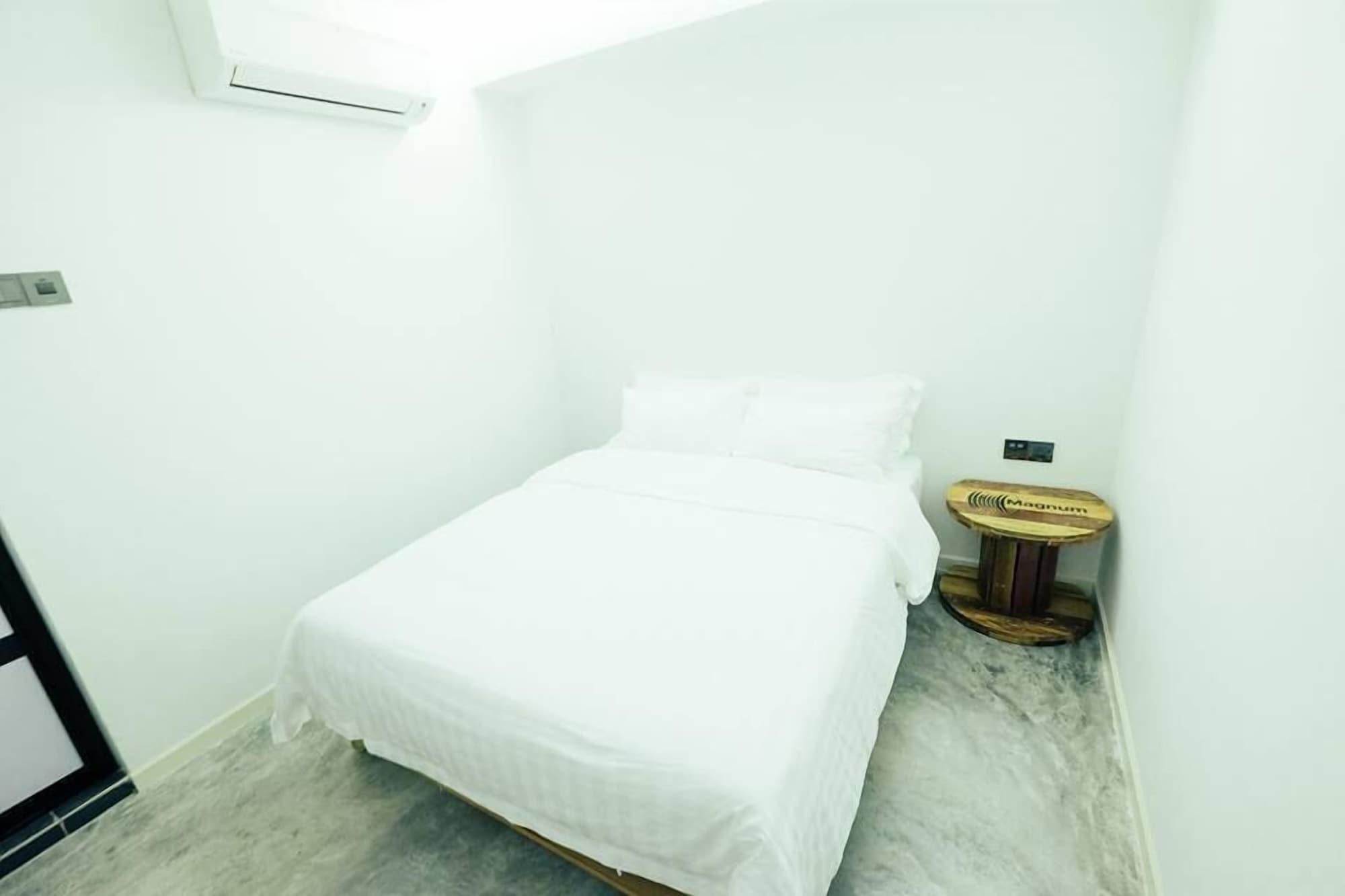 White Loft Hotel Malacca Exterior photo