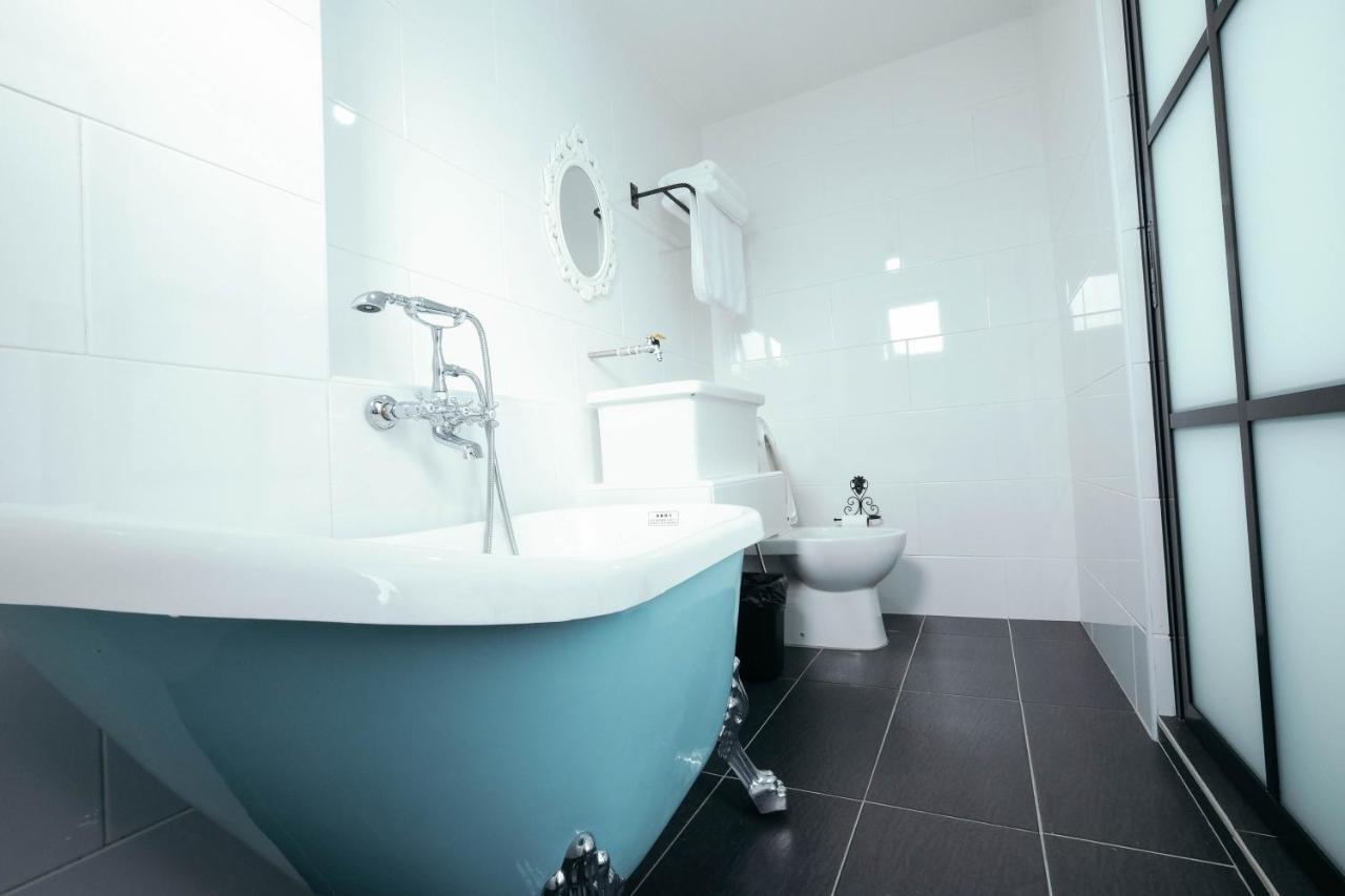 White Loft Hotel Malacca Room photo